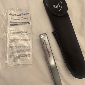 Titanium Platinum Mini Flat Iron - Silver
